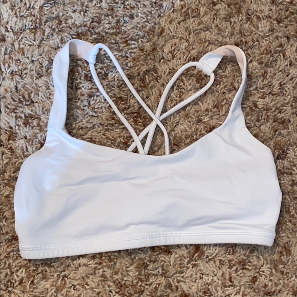 Lululemon free to be sports bra